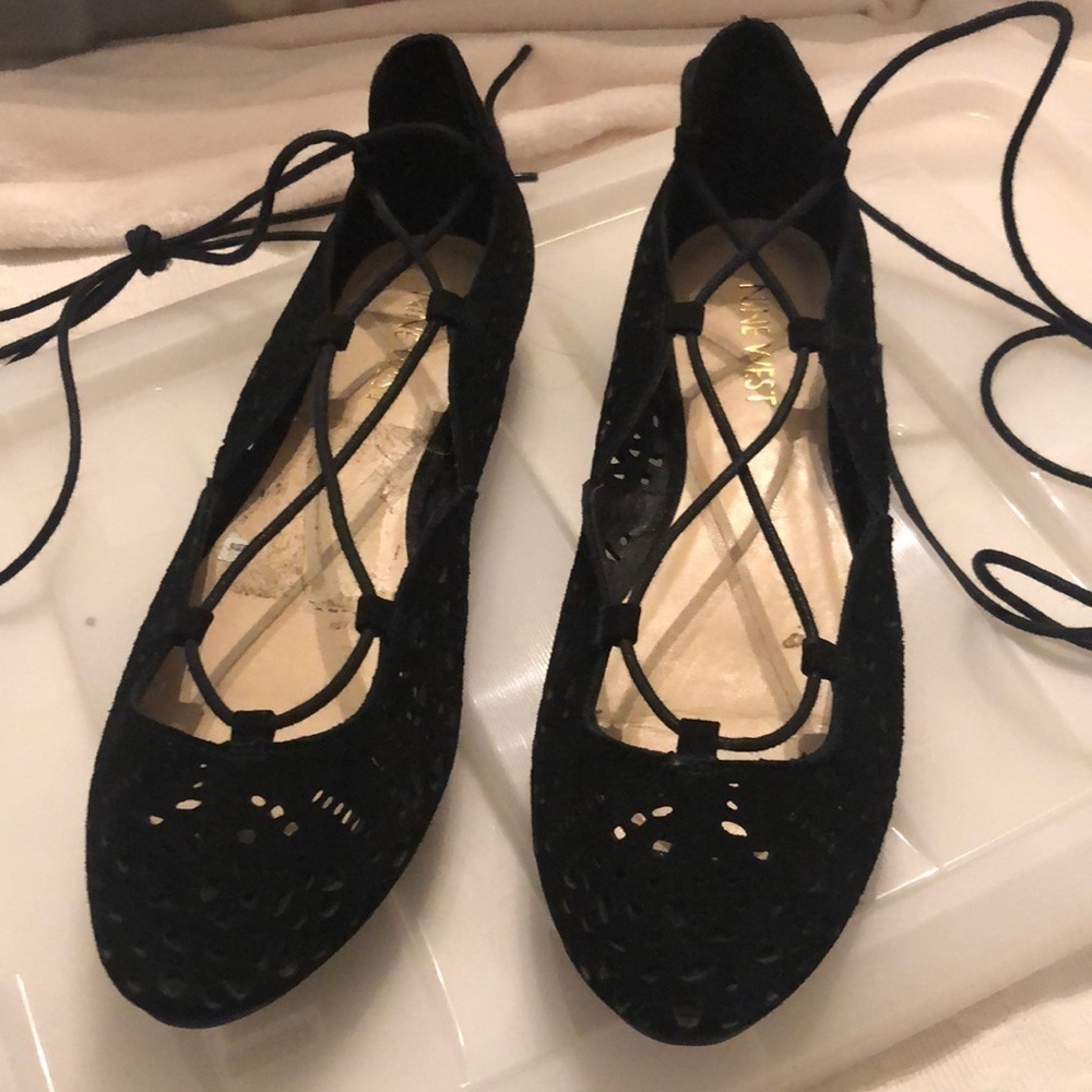 Nine West Laser Cut out Tie Up Ballet Flats Size 6